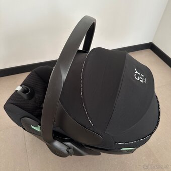 CYBEX Cloud T i-Size Urban Mobility Black - 5