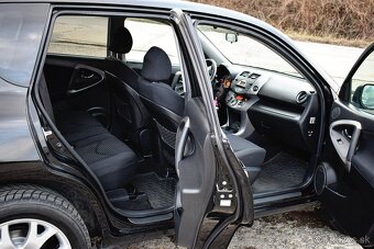 T0Y0TA RAV4 2.2D 4x4 Top stav - 5