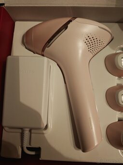 Nový nepoužitý Philips Lumea Series 9000 IPL depilátor - 5