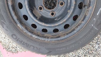 Pneumatiky zimne Kumho 185/65 R15 88H z Hyunday i30 - 5