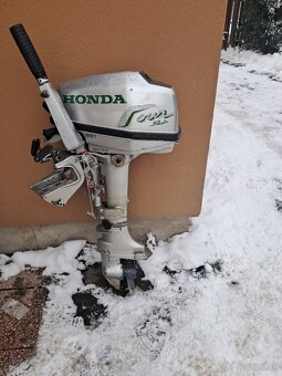 Čln kolibri s motorom honda 4,5 - 5