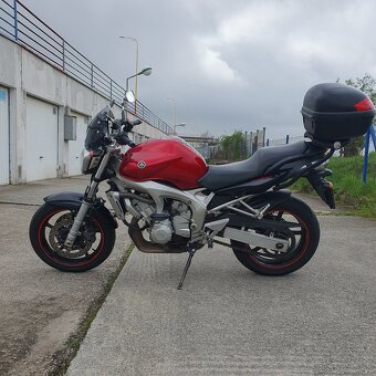 Yamaha fz600 - 5