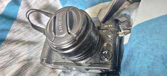 Fujifilm XF 18-55mm F2.8-4 LM OIS a Fujifilm XF 35mm f1.4 - 5