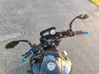 Yamaha FZ8 - 5