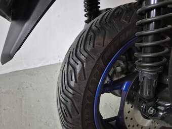 Yamaha X-MAX 300 - 5
