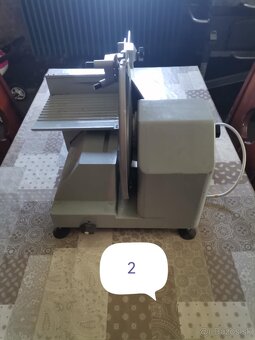 PREDAM RÔZNE PROFESIONÁLNE GASTRO NAREZOVE STROJE-KRAJAČE - 5