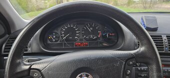 BMW 320i - 5