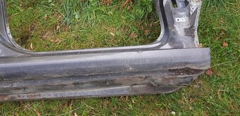 Superb 2 kombi pravý podbeh (bočnica)08-15 - 5