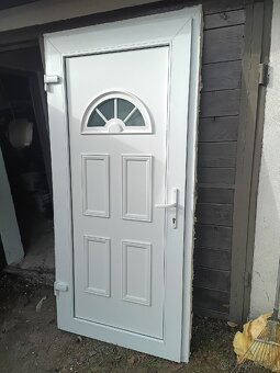 Plastové vchodové dvere - 5