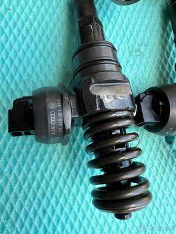 Trysky vstrekovac 038130073ag 1.9tdi 77kw bxe bkc bjb bru - 5
