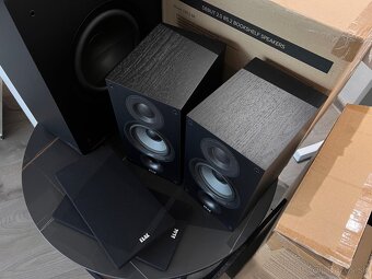 Elac Debut B5.2 250€ a Subwoofer Jamo S 810 190€ - 5