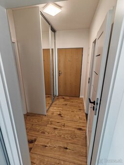 Prenajmem 2 izbový byt v Ružinove s parkovacím miestom - 5