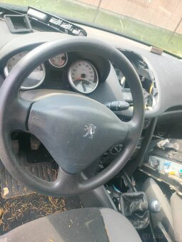 Predám náhradné diely na Peugeot 207 rok 2009 - 5