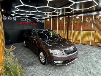 Škoda Octavia Combi 2.0 TDI Elegance/Style - 5