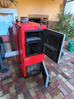 Predám kotol na tuhe palivo značky maga28kw - 5