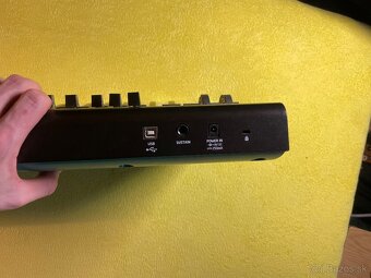 Novation launchkey 61 - 5