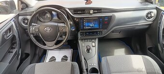 Predám Toyota Auris Hybrid 1.8 Edition - 5