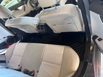 Mercedes-Benz C320 - 5