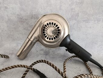 Starý značkový fén AEG – chromovaný kov - 5