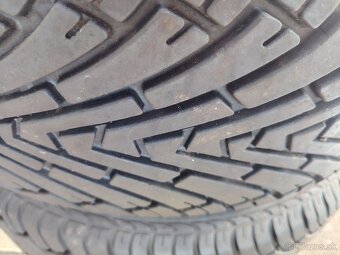 Predám pneu 235/65R17 letné - 5