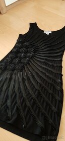 Pútavé malé čierne šaty M/L - 5