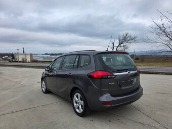Opel Zafira 1,4benzín 2012 - 5