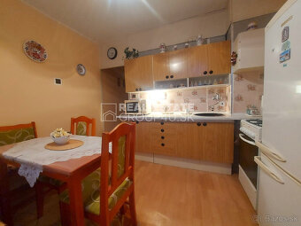 VEĽKORYSÝ 3 IZBOVÝ BYT - 81 m2 - POVAŽSKÁ BYSTRICA, STRED - 5