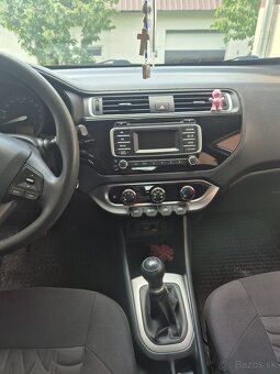 Kia rio 2015 - 5