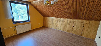 5 izbový poschodový rodinný dom, 2x veľká garáž - 5