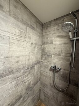 Ponúkame na predaj 3-izbový byt v Handlovej - 5