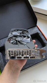 GIGABYTE GeForce RTX 2070 WINDFORCE 8G - 5