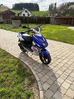 Yamaha aerox 50cc Valentíno Rossi - 5