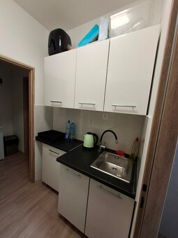 Garsónka do prenájmu Nitra centrum prerobená zariadená - 5