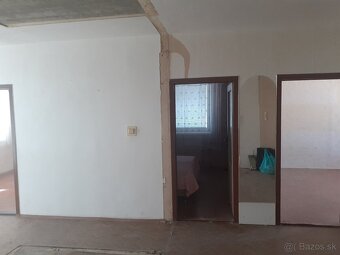 3- izbový veľkometrážny byt vo Vrábľoch na predaj - 5