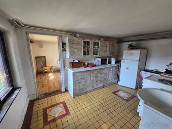 Na predaj rodinný dom_Demandice_1767m2 záhrada - 5