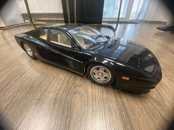 Ferrari Testarossa Model v mierke 1:8 - 5