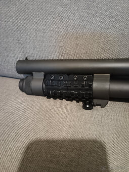 Broková pumpa Mossberg 590A1 12/76 - 5