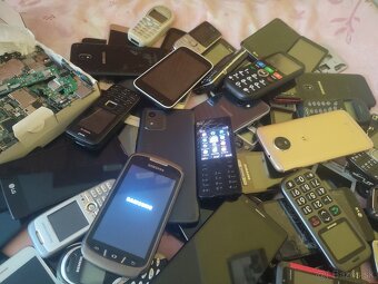 Predám mobily ná náhradné diely - 5