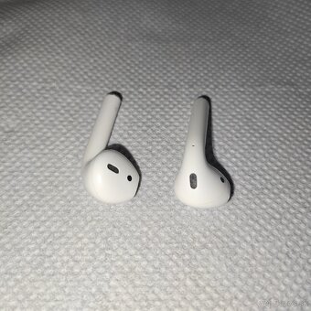 Apple AirPods 2 (A2031) – používané, stav B - 5