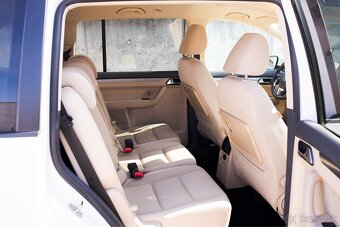 Volkswagen Touran 1.6 TDI DSG - 5
