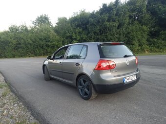 VW Golf 5 1.4 - 5