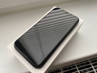 iPhone XR 64Gb Black - 5