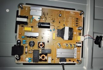 Predám diely z TV LG 43UR80003. - 5