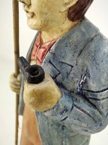 Drevená soška pastier s fajkou - Great Britain - dubova - 5
