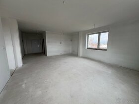 Na predaj krásny 3-izbový byt s terasou a výhľadom na Vysoké - 5