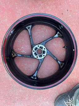 TRIUMPH SPEED TRIPLE 1050 OROGINÁLNE ráfy - 5