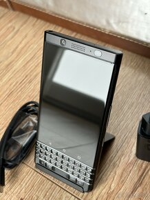 BlackBerry KEYone 32GB BBB100-2 - Black - 5