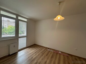 Na predaj krásny zrekonštruovaný 3 izbový by na 2.poschodí - 5