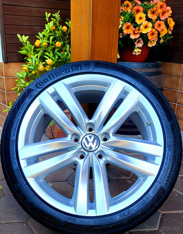 alu R18 5x112 orig. VW Passat, pneu 235/40 - 5