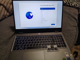 Lenovo LOQ 15IRX9 - 5